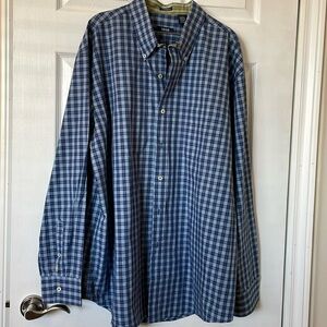 NWOT Mens Izod no iron size xl button down shirt. Blue checked pattern.